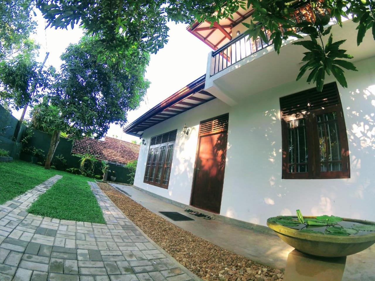 Top Mount Villa ฮิกคาดูวา ภายนอก รูปภาพ