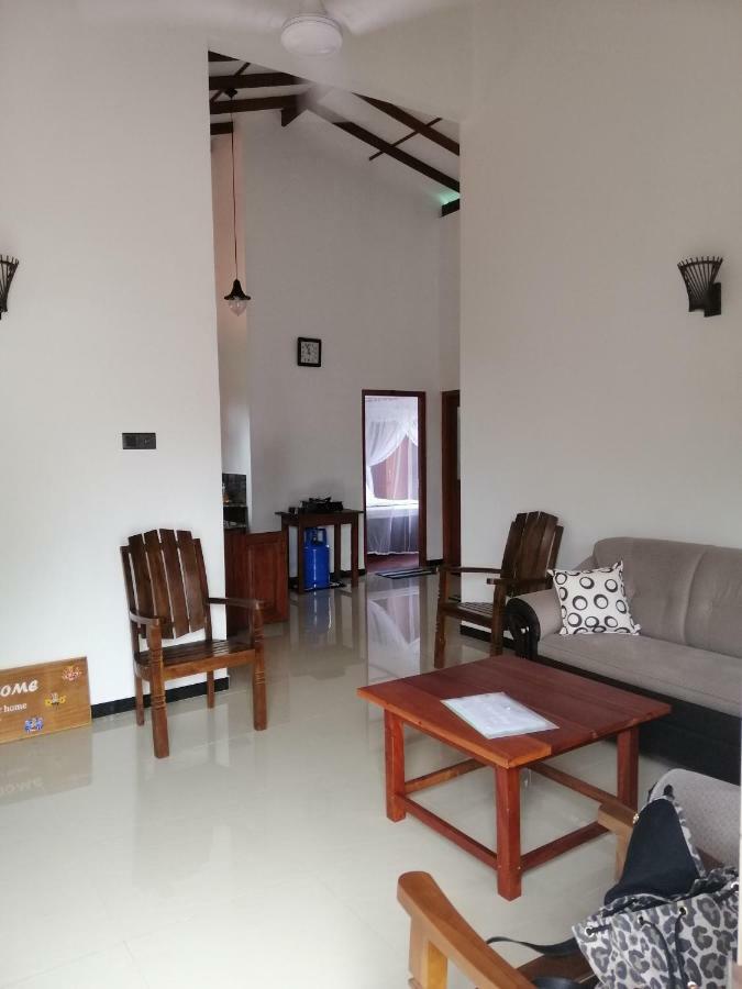 Top Mount Villa ฮิกคาดูวา ภายนอก รูปภาพ